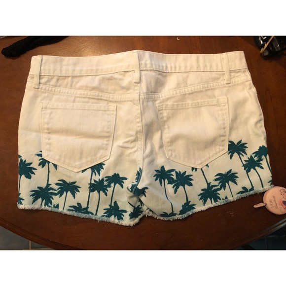 Old Navy Vintage Y2K "The Diva" White Cut-off Shorts w/ Palm Trees - Picture 2 of 6